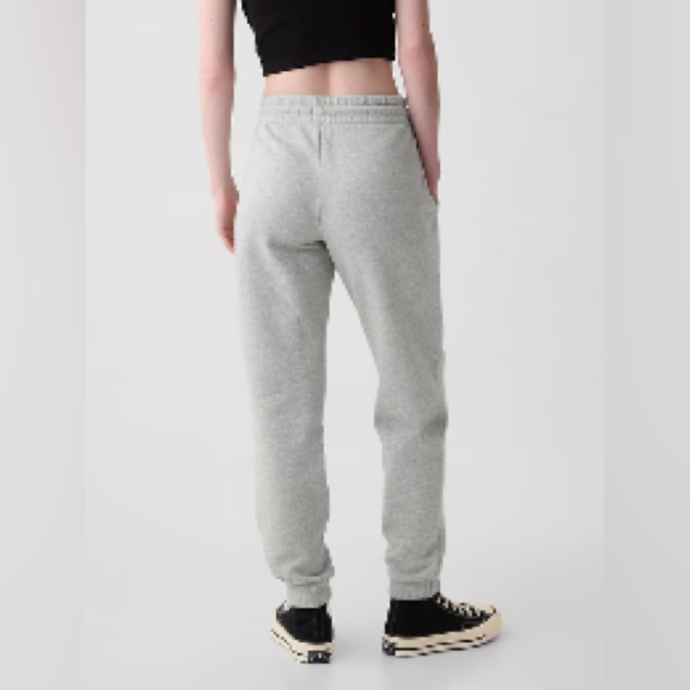 GAP Vintage Soft Classic joggers, size Large TALL - Picture 2 of 3